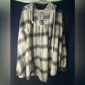 American Eagle - Women’s Oversized Distressed Flannel Hoodie